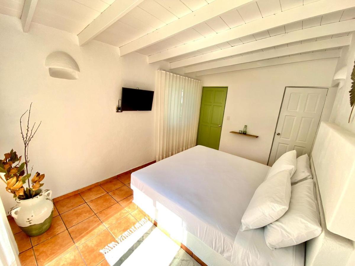 Hotel Cala Blanca Куэрнавака Экстерьер фото